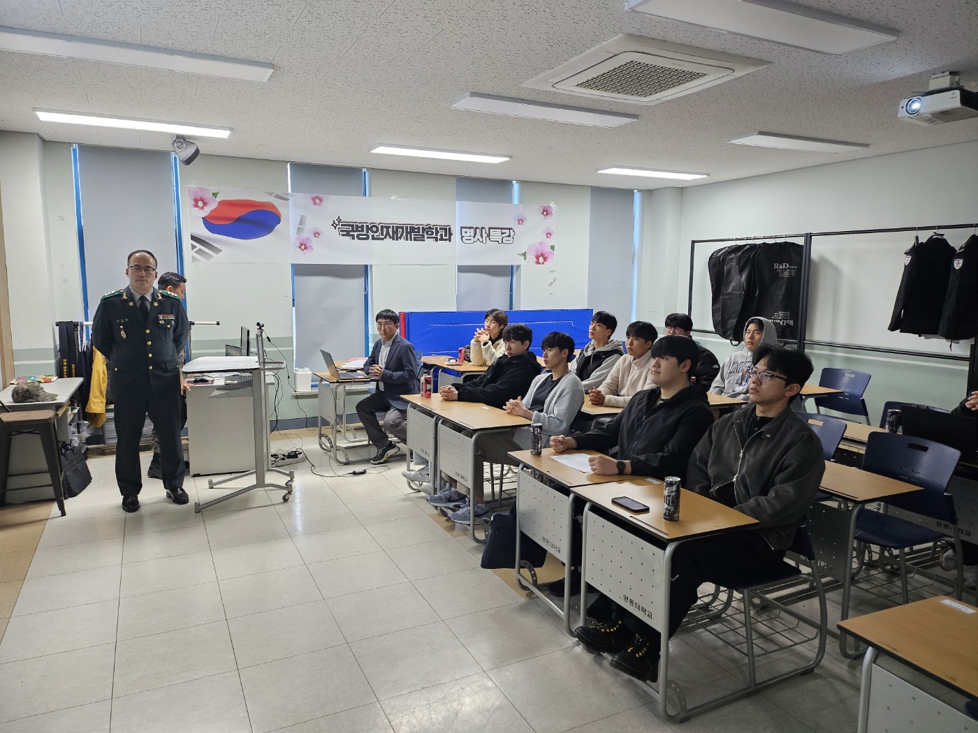 25년 군 선배 초빙 특강 행사(공군 소령 이상열(항공 교관), 육군 중령 김정환(아산대대장)